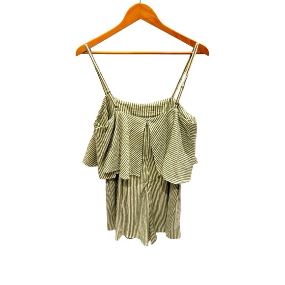 Gilli Women’s Striped Romper pistachio Green Ruffle Detail Pastel Size Large New - Picture 2 of 5